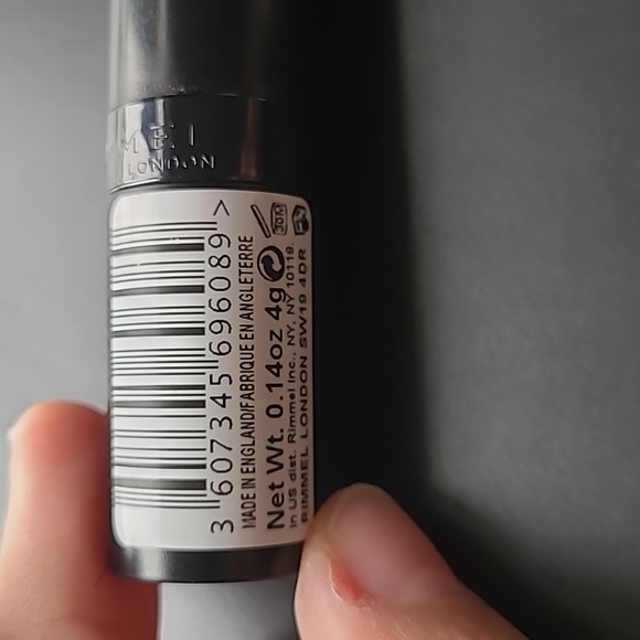 Rimmel Lasting Finish Lipstick #01 - Picture 3 of 4